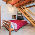 Two-bedroom In Daire Vrsar