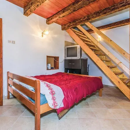 Two-bedroom In Appartamento Orsera