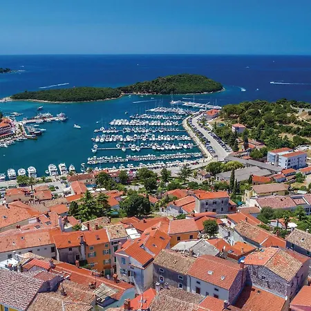 Two-bedroom In דירה *