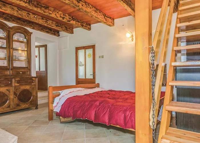 아파트 Two-bedroom In 브르사르