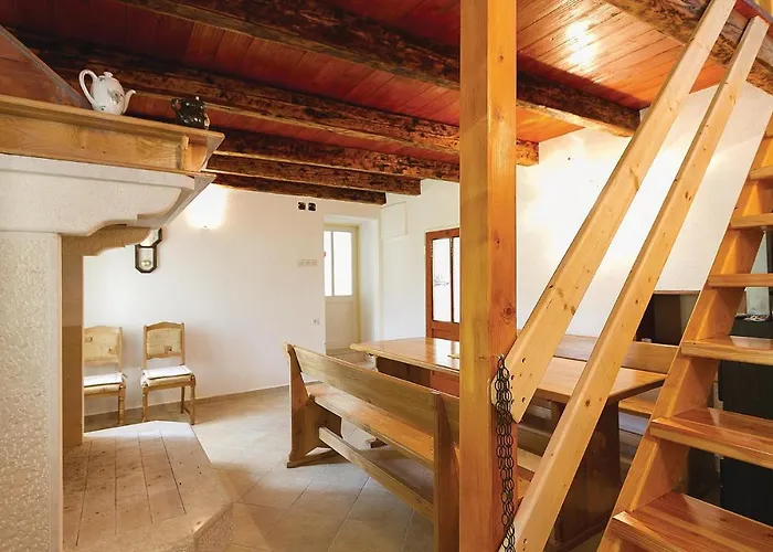 Two-bedroom In 아파트 *